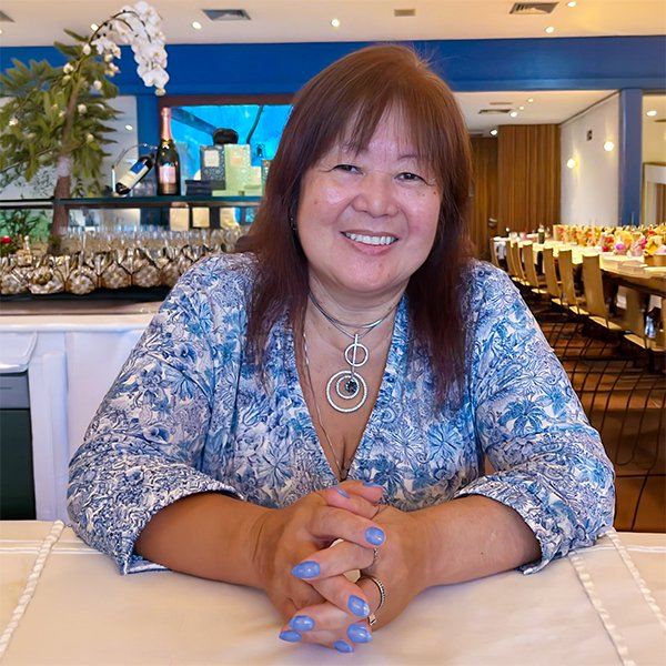 Retrato de Emiko Yamana, astróloga responsável pela leitura astrológica personalizada.